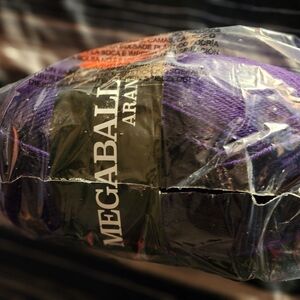 New Hobbii mega ball aran yarn